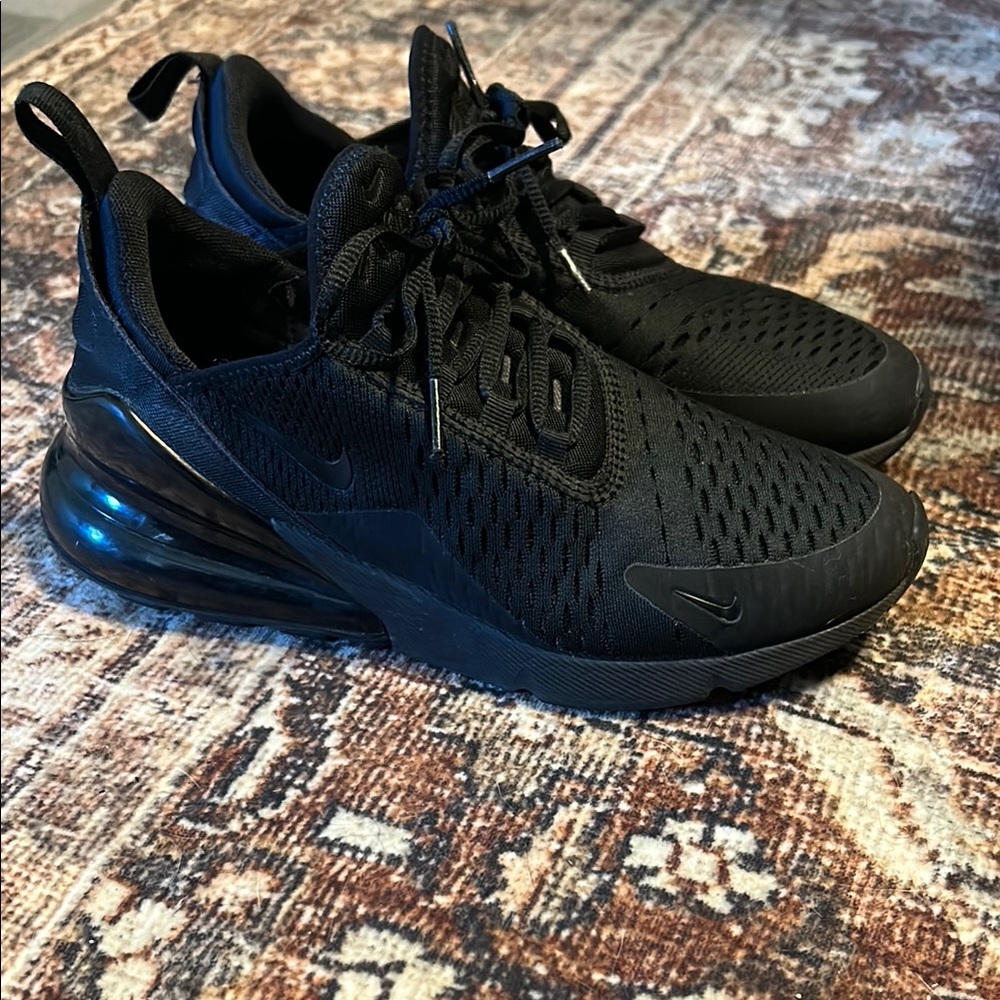 LAST CHANCE Women’s Black Nike Air